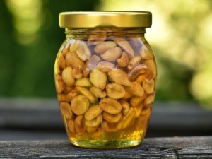 Miód z orzechami arachidowymi